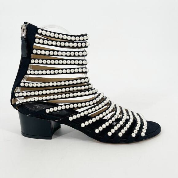 Chanel Pre-Fall 2016 Black Calfskin Pearl Detail Gladiator Sandal size 37 EU - Picture 6 of 16